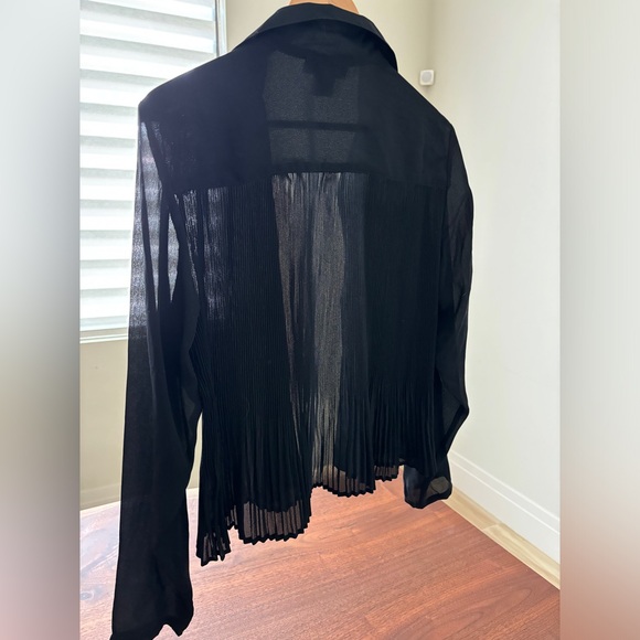 ET Vous Flowy Vintage Black Button-down, Size L - Picture 3 of 5